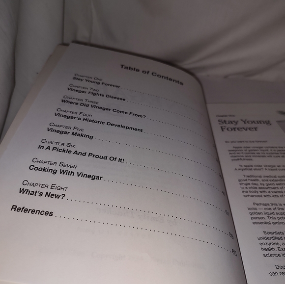 The Vinegar Book by Emily Thacker 1994 PB GC - Picture 7 of 7